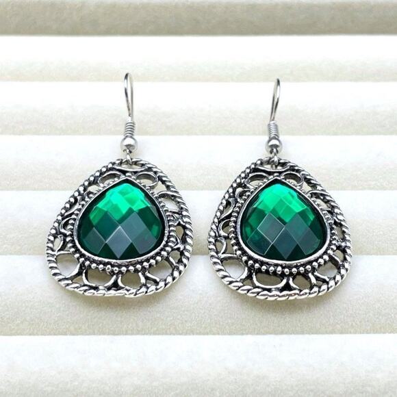 Silver & Emerald-Green Crystal Teardrop Earrings — Elegant Dangle Style - Picture 4 of 9